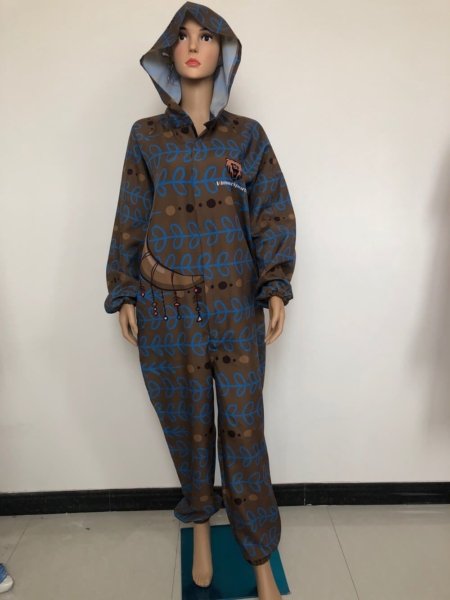 Coverall suit (4) Coverall suit 4